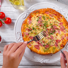 plate, pizza, tomatoes, boarding, hands, sausage