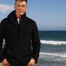 Beaches, Pierce Brosnan