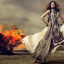 Big Fire, Gisele Bundchen, dress