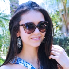 sunny, Nina Dobrev, Glasses