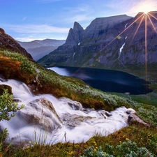 Mountains, sun, grass, rays