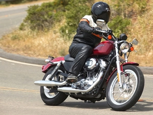 Harley Davidson Sportster XL883, helmet