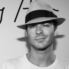 ian somerhalder, Hat