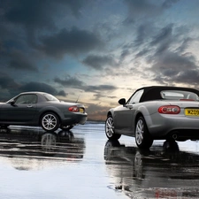 Two, Mazdy mx-5