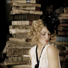 Madonna, Books, mouse, songster