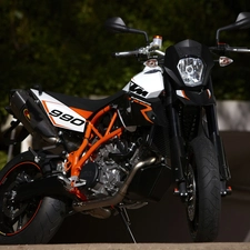 KTM 990 Supermoto, spotlight