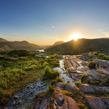 Killarney National Park, Ireland, Sunrise, rays of the Sun, viewes, grass, Rocks, trees, Mountains