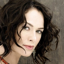 chaplet, Lena Headey, The look