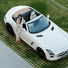 Mercedes-Benz SLS Roadster, Women